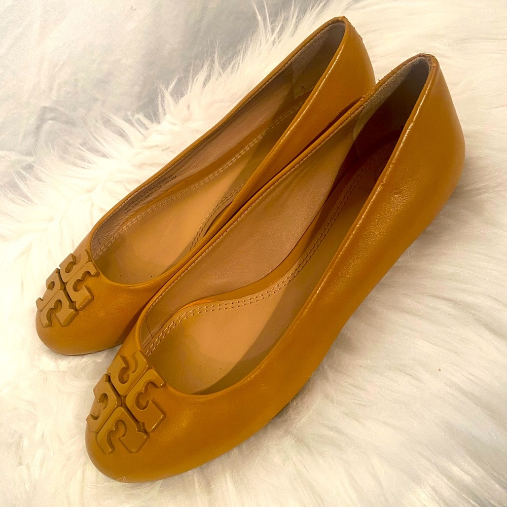Tory Burch Lowell 2 Leather
Ballet Flat, Blond size 5
